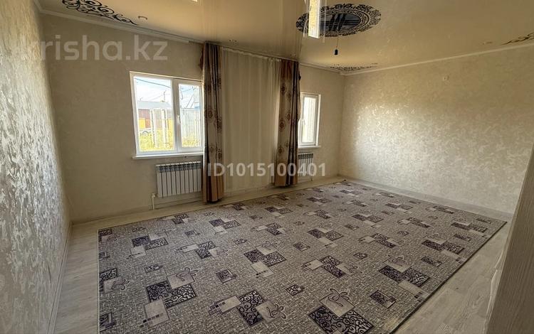 Отдельный дом · 3 комнаты · 110 м² · 5 сот., мкр Жулдыз, Ф.Онгарсынова 50 за 130 000 ₸ в Уральске — фото 2