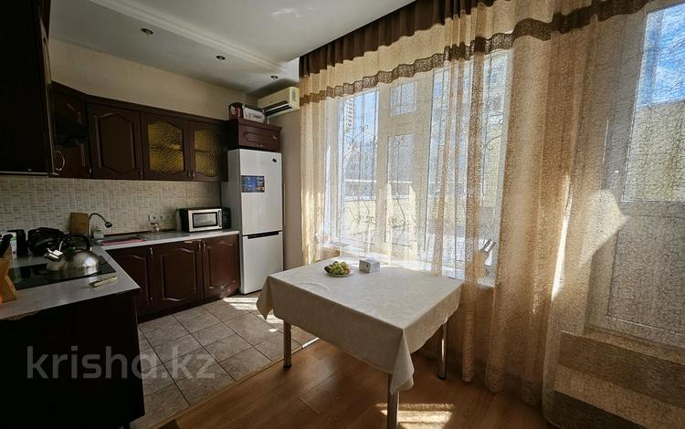 3-бөлмелі пәтер · 94 м² · 4/15 қабат, Азербайджана Мамбетова 16 — Кенесары, бағасы: 300 000 〒 в Астане, Сарыарка р-н — фото 2