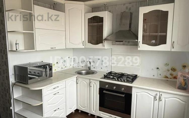 2-комнатная квартира · 48.7 м² · 9/9 этаж, мкр Кунаева 50 за 18 млн ₸ в Уральске — фото 2