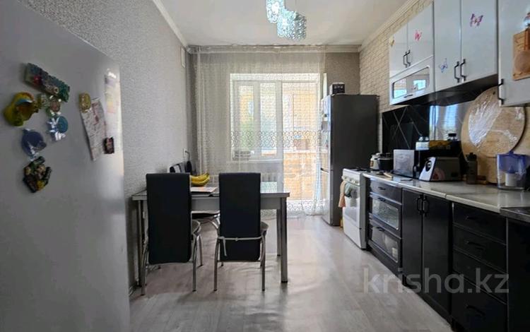 3-комнатная квартира · 92 м² · 1/5 этаж, Мкр. Юность за 35 млн ₸ в Семее, Красный Кордон — фото 2