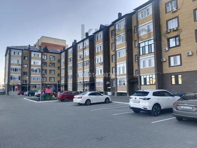 2-бөлмелі пәтер · 75 м² · 2/5 қабат, Ескі аэропорт ш/а., Достык 64, бағасы: 36.8 млн ₸ в Уральске, мкр Старый Аэропорт
