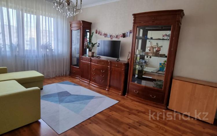 3-комнатная квартира, 75 м², 7 этаж, толе би 145