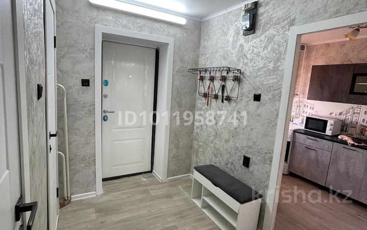 3-комнатная квартира · 62 м² · 5/5 этаж, 8-й мкр. 15 за 15 млн ₸ в Актау, 18-й мкр  — фото 2