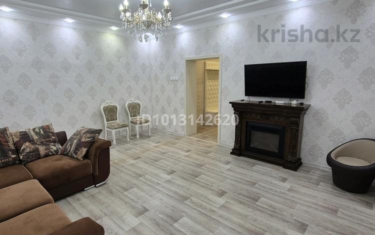 2-комнатная квартира · 86 м² · 7/9 этаж, Камзина 41/1 за 300 000 ₸ в Павлодаре — фото 2