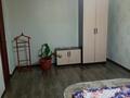 1-комнатная квартира, 80 м², 4/4 этаж посуточно, мкр Нурсая 9 за 7 000 〒 в Атырау, мкр Нурсая — фото 2