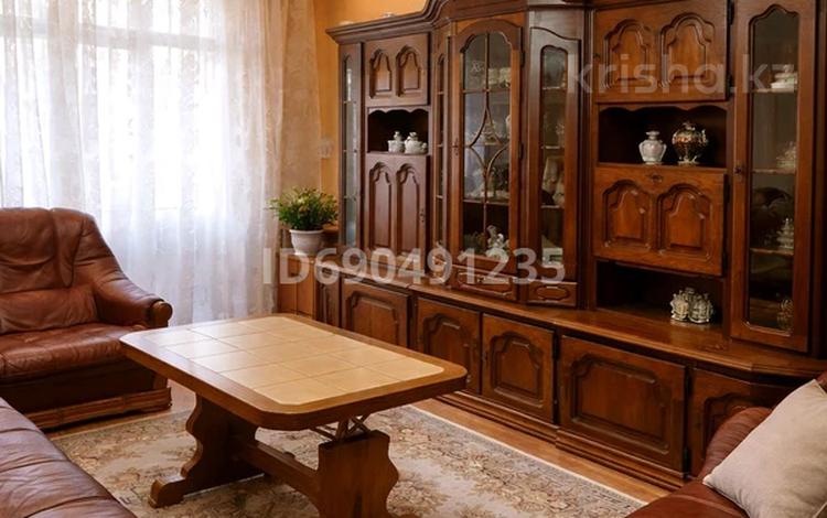 3-бөлмелі пәтер · 73 м² · 3 қабат, Старый город, Айтеке би 40 — Айтеке би/ Кобландина, бағасы: 20 млн ₸ в Актобе — фото 24