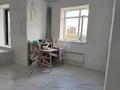 Свободное назначение, офисы, магазины и бутики, общепит, салоны красоты, фитнес и спорт, медцентры и аптеки, образование, развлечения, конференц-залы, кабинеты и рабочие места, студии · 75 м² за 600 000 ₸ в Астане, Сарайшык р-н — фото 10