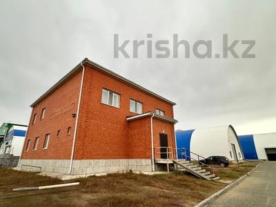 Еркін, кеңселер, қоймалар · 1000 м², бағасы: 350 млн ₸ в Актобе, мкр. Алтын орда