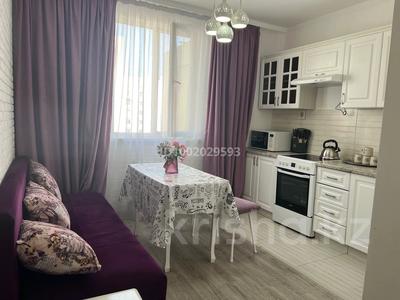 Пәтерлер в Алматы: 1-бөлмелі пәтер · 34.4 м² · 10/12 қабат, мкр Акбулак, 1-я улица — Момышулы, бағасы: 220 000 〒 1-бөлмелі пәтер · 34.4 м² · 10/12 қабат, мкр Акбулак, 1-я улица — Момышулы, бағасы: 220 000 〒 в Алматы, Алатауский р-н