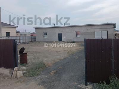 Отдельный дом · 3 комнаты · 160 м² · 8 сот., Назар батыр 65 — Мкр Атырау за 150 000 ₸ в Кульсары