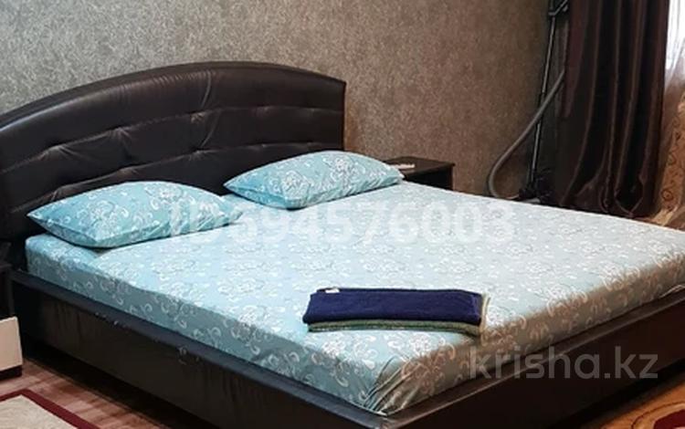 1-бөлмелі пәтер · 32 м² · 2/5 қабат, Кабанбай Батыра 115 — Гост.Усть-Каменогорск, бағасы: 4 000 〒 — фото 2