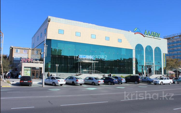 Свободное назначение, офисы, магазины и бутики, склады, общепит, салоны красоты, медцентры и аптеки, образование, развлечения · 380 м² за 90 млн 〒 в Актау, 2-й мкр — фото 2