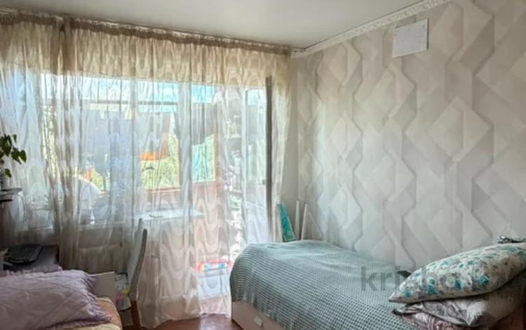 3-комнатная квартира · 62 м² · 5/5 этаж, Назарбаева 8/2 — СРОЧНАЯ ПРОДАЖА за 17.9 млн ₸ в Павлодаре — фото 2