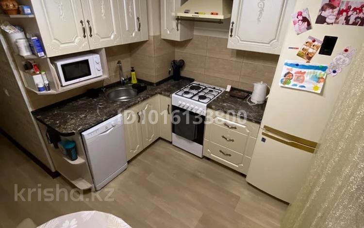 3-комнатная квартира · 75 м² · 1/4 этаж, мкр Новый Город, Лободы 10 — ДК Горняков за 350 000 ₸ в Караганде, Казыбек би р-н — фото 2