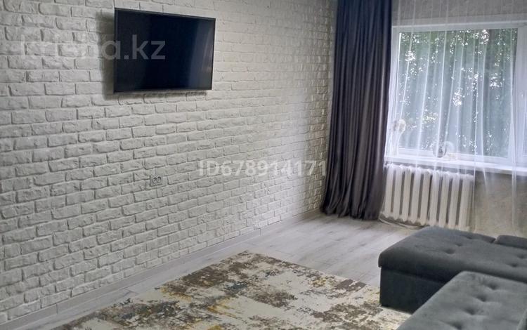 2-комнатная квартира, 46 м², 1/5 этаж, Рахимова за 18 млн 〒 в Петропавловске — фото 2