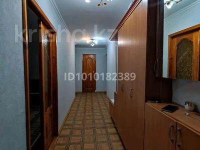 3-комнатная квартира · 66 м² · 4/9 этаж, мкр 8 298 — напротив супермаркет Анвар за 24 млн 〒 в Актобе