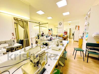 Офисы, магазины и бутики, салоны красоты, образование, развлечения, конференц-залы, кабинеты и рабочие места, студии · 55 м² за 275 000 〒 в Павлодаре