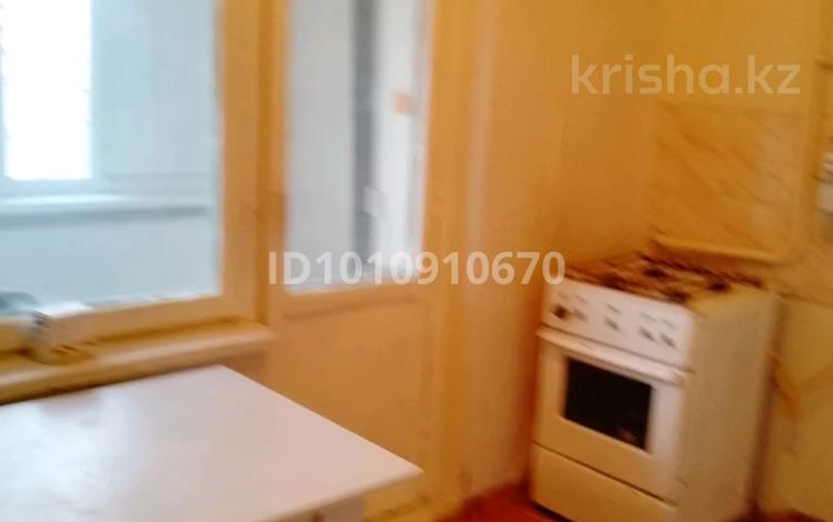 1-бөлмелі пәтер · 48 м² · 1/5 қабат, мкр Алатау, Мкр Алатау 8 микрорайон 29 — Жибек жолы базары, бағасы: 65 000 ₸ в Таразе — фото 2