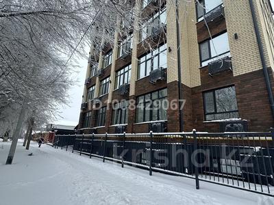 Свободное назначение, офисы, магазины и бутики, склады, салоны красоты, фитнес и спорт, медцентры и аптеки, образование, развлечения, конференц-залы, кабинеты и рабочие места, студии · 21.5 м² за 100 000 〒 в Уральске