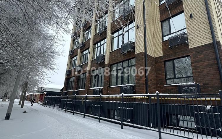 Еркін, кеңселер, дүкендер мен бутиктер, қоймалар, сұлулық салондары, фитнес және спорт, медорталықтар мен дәріханалар, білім орталықтары, ойын-сауық, конференц-залдар, кабинеттер және жұмыс орындары, студиялар · 21.5 м², бағасы: 100 000 ₸ в Уральске — фото 2