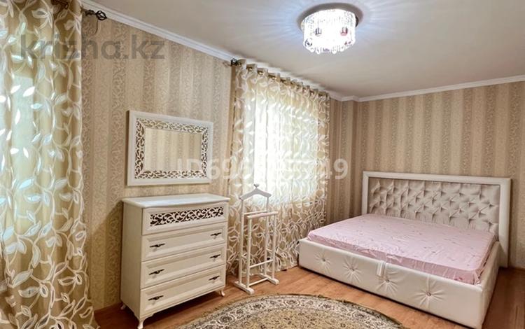 2-комнатная квартира, 80 м², 16/16 этаж помесячно, Ильяс Омарова 9 — 71 школа лицей