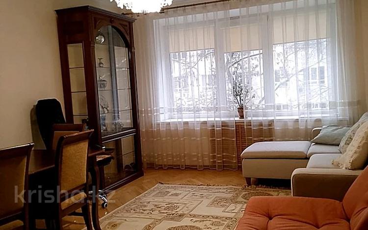2-комнатная квартира, 65 м², 4/5 этаж помесячно, Валиханова 86 — Карасай Батыра
