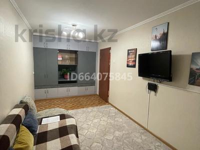 2-комнатная квартира, 52 м², 1/5 этаж посуточно, проспект Ауэзова 6 за 11 000 〒 в Усть-Каменогорске