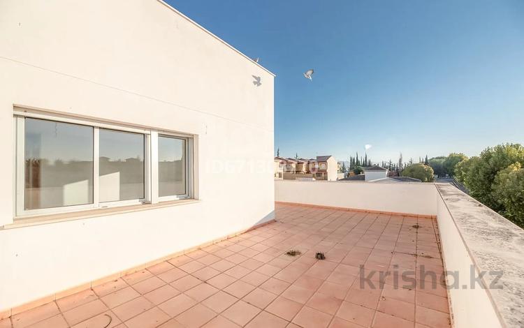 3-комнатная квартира, 58 м², 3/4 этаж, Carrer de creta 1 за 11 млн 〒 в Аликанте — фото 2