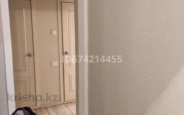 2-комнатная квартира, 54 м², 3/5 этаж, Первомайская. 37А — Ауэзова за 24 млн 〒 в Семее — фото 3