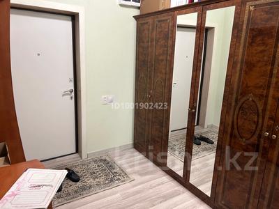 Пәтерлер в Карагандинской обл.: 1-бөлмелі пәтер · 39 м² · 1/1 қабат, мкр Юго-Восток, Гапеева 8/4, бағасы: 130 000 〒 1-бөлмелі пәтер · 39 м² · 1/1 қабат, мкр Юго-Восток, Гапеева 8/4, бағасы: 130 000 〒 в Караганде, Казыбек би р-н