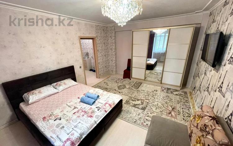 2-комнатная квартира, 63 м² помесячно, мкр Таугуль-1, Сулейменова за 320 000 〒 в Алматы, Ауэзовский р-н — фото 2