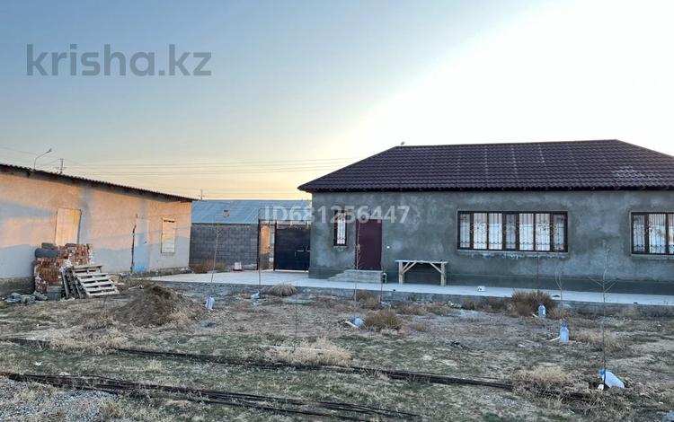 Отдельный дом • 2 комнаты • 75 м² • 10 сот., Карменова за 23 млн 〒 в Туркестане — фото 2