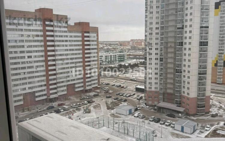 1-комнатная квартира · 35 м² · 13/17 этаж, Бауыржана Момышулы 24 за 150 000 ₸ в Караганде, Казыбек би р-н — фото 2