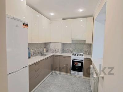 2-комнатная квартира, 50 м², 4/4 этаж помесячно, Спортивная 8 — Жандосова Яссауи за 260 000 〒 в Алматы, Ауэзовский р-н