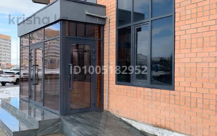 Свободное назначение, офисы, магазины и бутики, салоны красоты, фитнес и спорт, медцентры и аптеки, образование, кабинеты и рабочие места, студии · 220 м² за 1.6 млн 〒 в Усть-Каменогорске, Ульбинский — фото 2