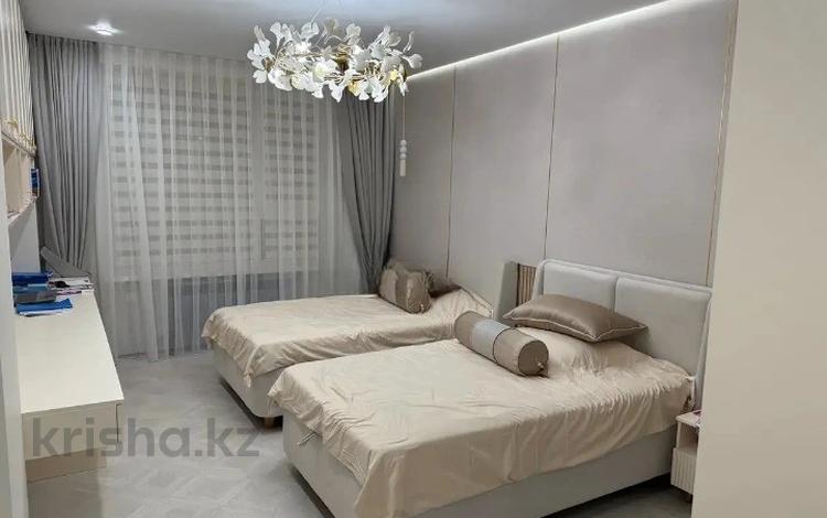 3-комнатная квартира · 120 м² · 7/8 этаж, Егизбаева 3, 5 — Каныша Сатпаева за 150 млн ₸ в Алматы, Бостандыкский р-н — фото 2