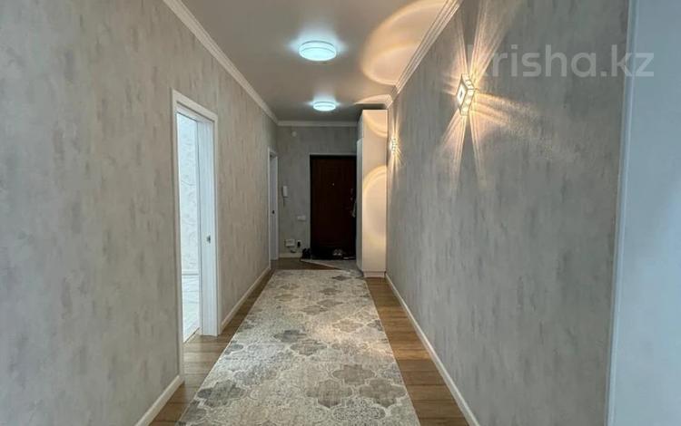 3-бөлмелі пәтер · 98.8 м² · 6/9 қабат, мкр. Алтын орда, ораз татеулы, бағасы: 42 млн ₸ в Актобе — фото 2