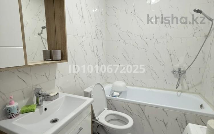 1-комнатная квартира · 40 м² · 3/9 этаж, проспект Мангилик Ел 41/5 за 280 000 ₸ в Астане, Есильский р-н — фото 2