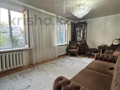 3-комнатная квартира · 58 м² · 4/4 этаж, мкр №2 — Алтынсарина за 34 млн ₸ в Алматы, Ауэзовский р-н