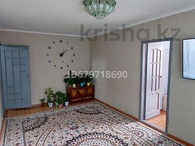 3-комнатная квартира, 60 м², 3/5 этаж, 16-й микрорайон, 16-й микрорайон 5 — Шаяхметова жибек жолы за 25.5 млн 〒 в Шымкенте, Енбекшинский р-н