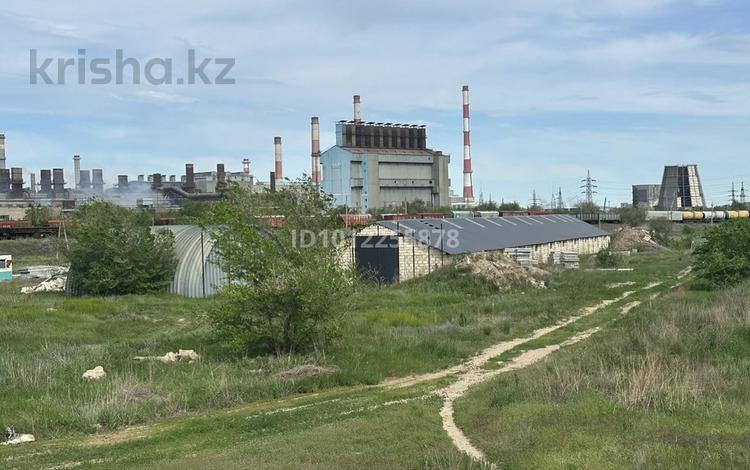Өнеркәсіптік база · 1.5 га, Хозяйственный корпус 1 — Возле АЗХС, бағасы: 80 млн ₸ в Актобе, мкр Гормолзавод — фото 2