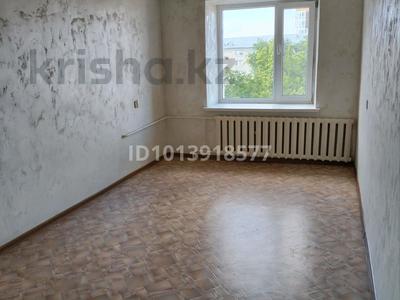 2-бөлмелі пәтер · 45 м² · 5/5 қабат, Ақ Отау 24 — 8 школа, бағасы: 8.7 млн ₸ в Уральске
