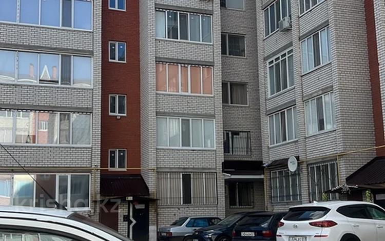 1-комнатная квартира · 53 м² · 3/6 этаж, мкр Женис, Жеңіс ш/а 32/1 за 13 000 〒 в Уральске — фото 2