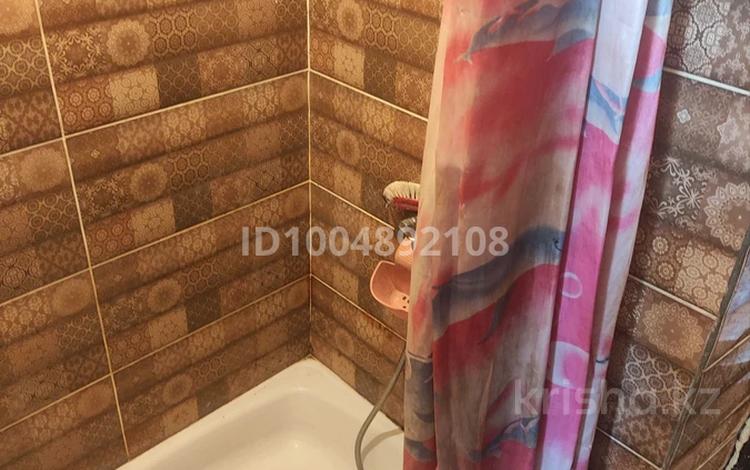 4-комнатная квартира · 50 м² · 1/3 этаж, Засядько 55 — ул Дулатова за 5 000 ₸ в Семее — фото 2