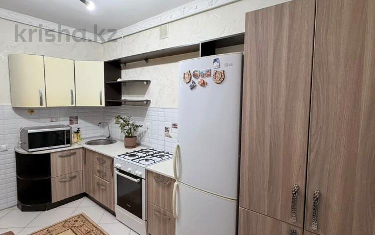1-бөлмелі пәтер · 50 м² · 2/5 қабат, Алтын орда ш/а., Тауелсиздик, бағасы: 19 млн ₸ в Актобе, мкр. Алтын орда — фото 2