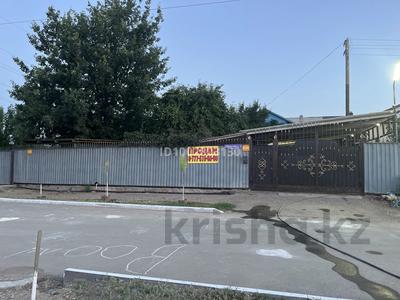 Жер үй мен саяжайлар в Улытау обл.: Үйдің бір бөлігі · 4 бөлме · 100 м² · 10 сот., Айбасова 1 — Центр .рядом Корпорация,26школа, бағасы: 58 млн 〒 Үйдің бір бөлігі · 4 бөлме · 100 м² · 10 сот., Айбасова 1 — Центр .рядом Корпорация,26школа, бағасы: 58 млн 〒 в Жезказгане