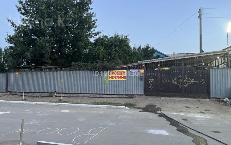 Үйдің бір бөлігі · 4 бөлме · 100 м² · 10 сот., Айбасова 1 — Центр .рядом Корпорация,26школа, бағасы: 58 млн 〒 в Жезказгане — фото 2