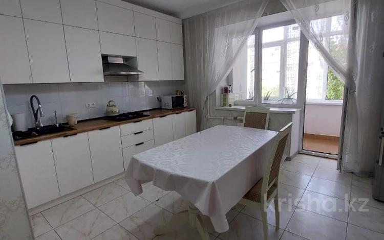 3-комнатная квартира · 106 м² · 4/5 этаж, Новый город, Молдагуловой за 47 млн ₸ в Актобе — фото 2