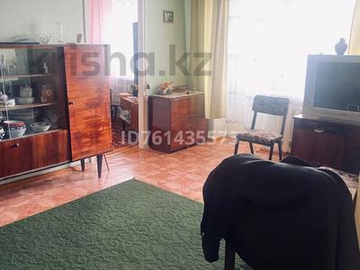Продажа квартир в Карагандинской обл.: 2-комнатная квартира · 42.8 м² · 2/5 этаж, Майкудук, 12й микрорайон 44 — Кольцевая за 9.5 млн 〒 2-комнатная квартира · 42.8 м² · 2/5 этаж, Майкудук, 12й микрорайон 44 — Кольцевая за 9.5 млн 〒 в Караганде, Алихана Бокейханова р-н