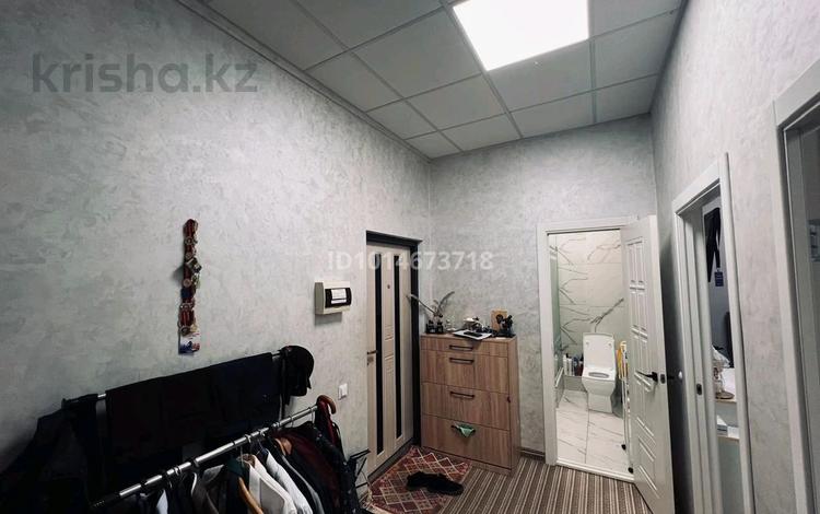 2-комнатная квартира · 63 м² · 8/8 этаж, мухамедханова 21 за 35 млн ₸ в Астане, Нура р-н — фото 2